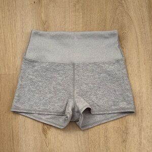alo Alosoft Aura Short in Zinc Heather